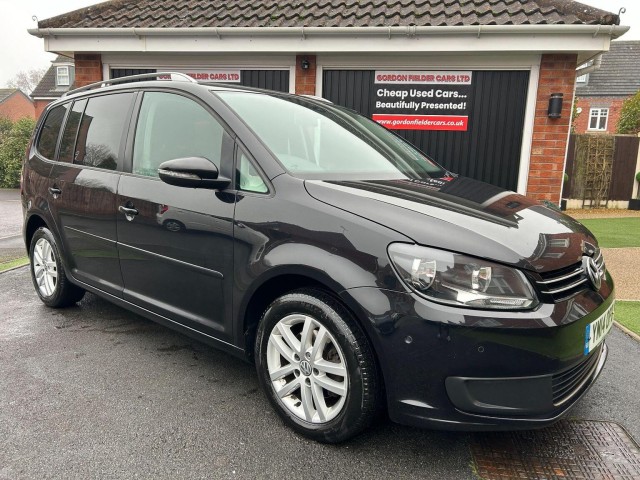 VOLKSWAGEN TOURAN