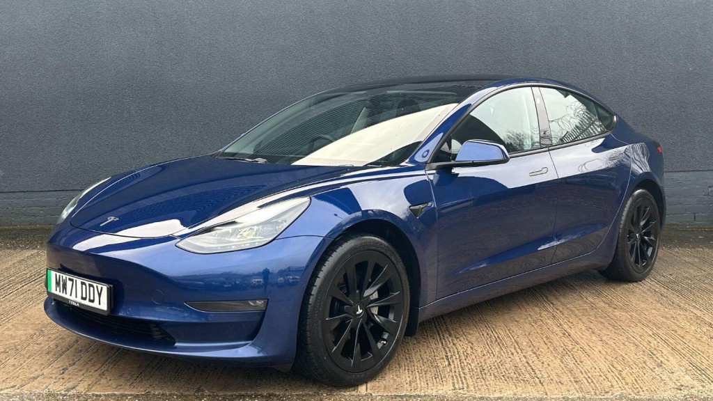 TESLA MODEL 3