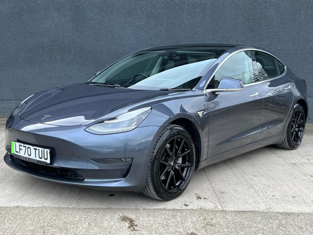 TESLA MODEL 3