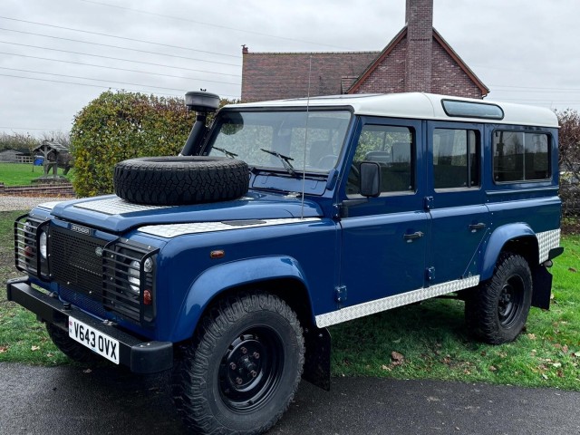 LAND ROVER DEFENDER 110