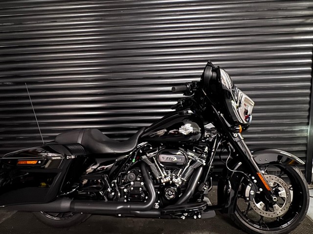 HARLEY-DAVIDSON Touring