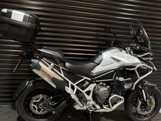TRIUMPH TIGER 1200