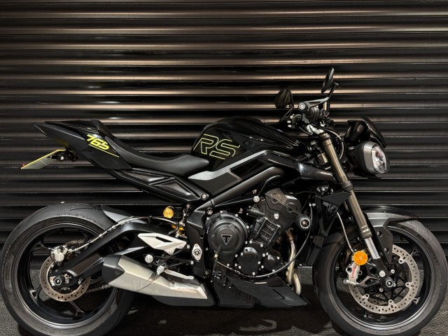 TRIUMPH STREET TRIPLE 765