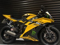 YAMAHA R6