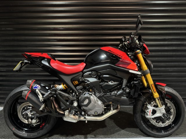 DUCATI Monster