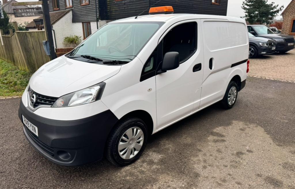 NISSAN NV200