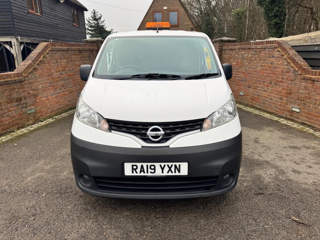 NISSAN NV200