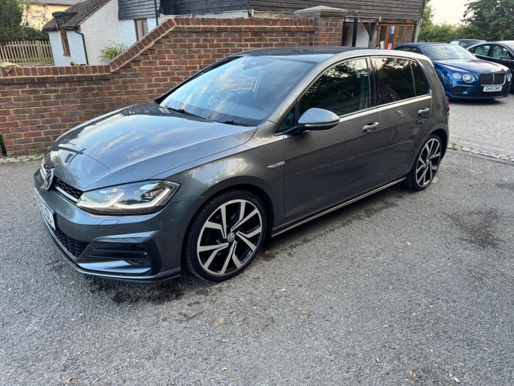 VOLKSWAGEN GOLF
