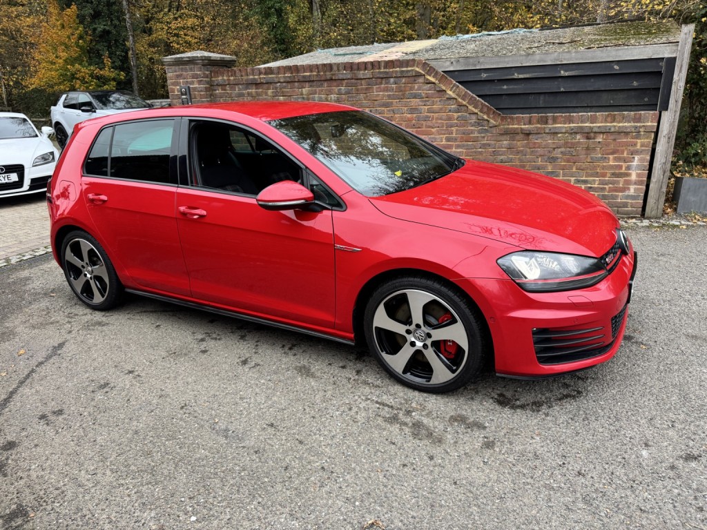 VOLKSWAGEN GOLF