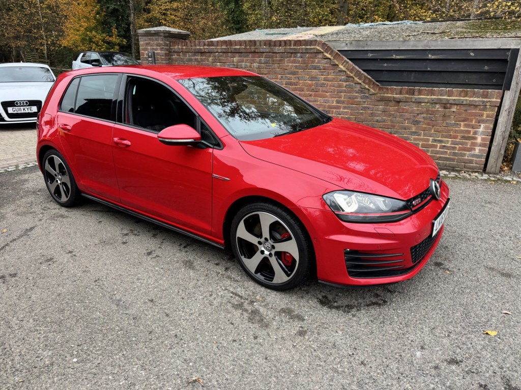 VOLKSWAGEN GOLF