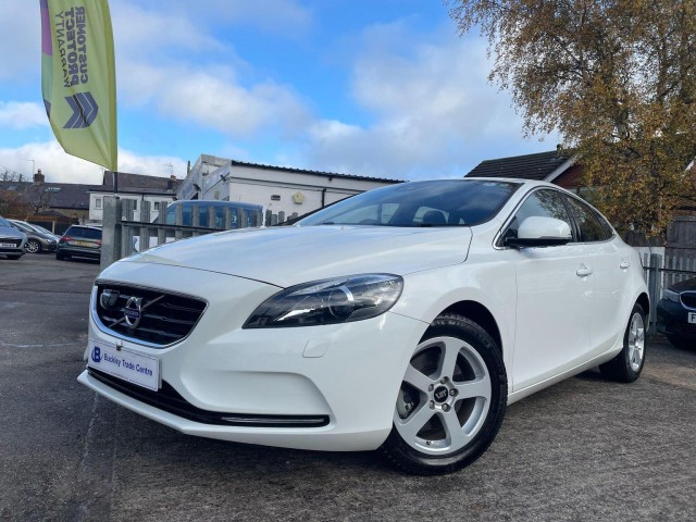 VOLVO V40 Se Lux (2015/64)