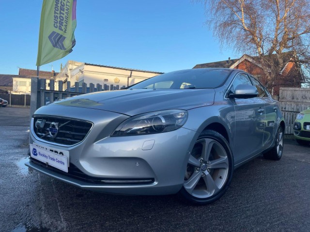 VOLVO V40 1.6 T4 SE Lux Nav Hatchback 5dr Petrol Powershift Euro 5 (s/s) (180 ps) (2014/64)