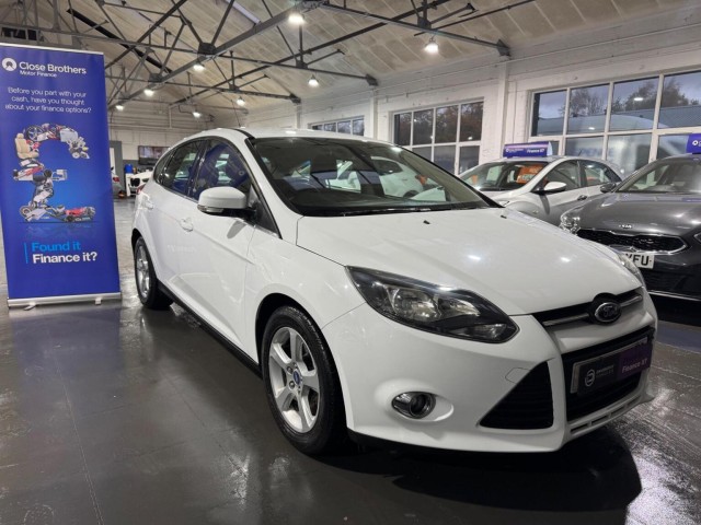 FORD FOCUS 1.6 TDCi Zetec Navigator Euro 5 (s/s) 5dr (2014/64)