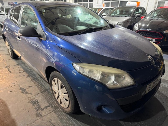RENAULT MEGANE 1.6 16V Generation Euro 5 5dr (2010/60)