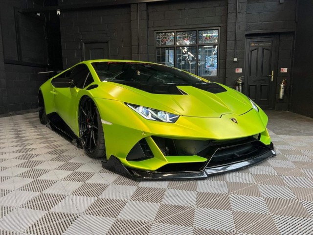 LAMBORGHINI HURACAN