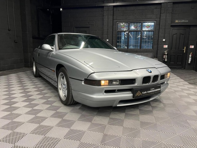 BMW 8 SERIES
