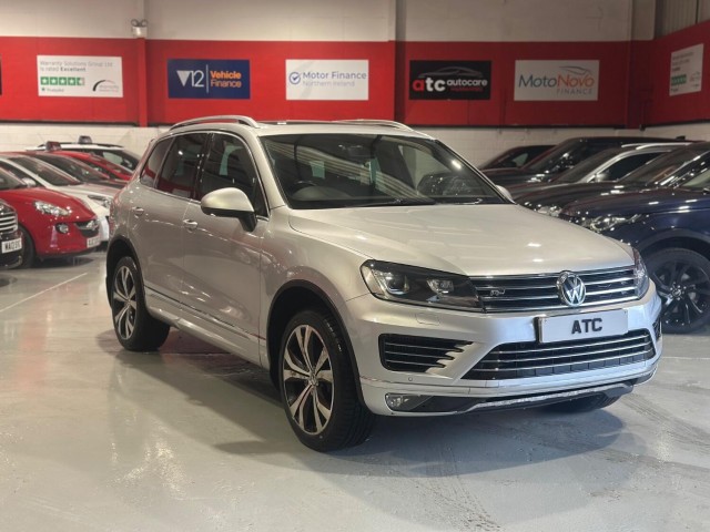 VOLKSWAGEN TOUAREG 3.0 TDI V6 BlueMotion Tech R-Line (2016)