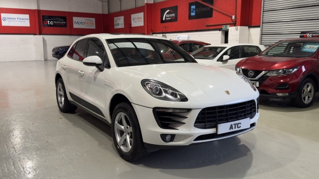 PORSCHE MACAN 2.0 T (2015)