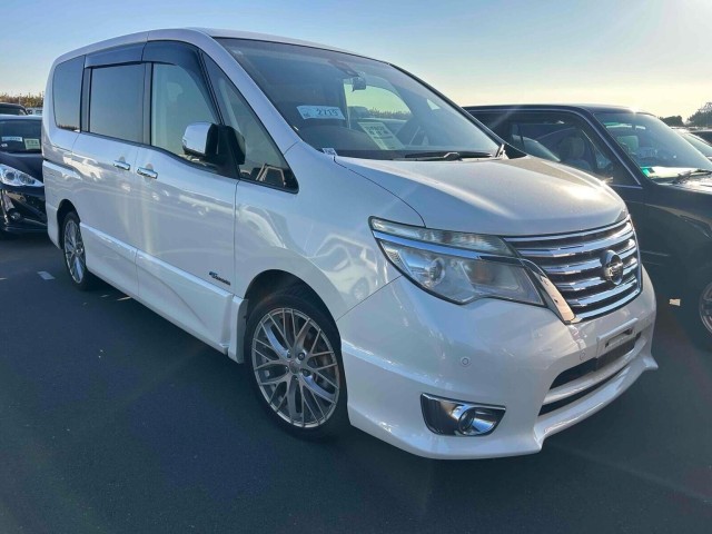 NISSAN SERENA