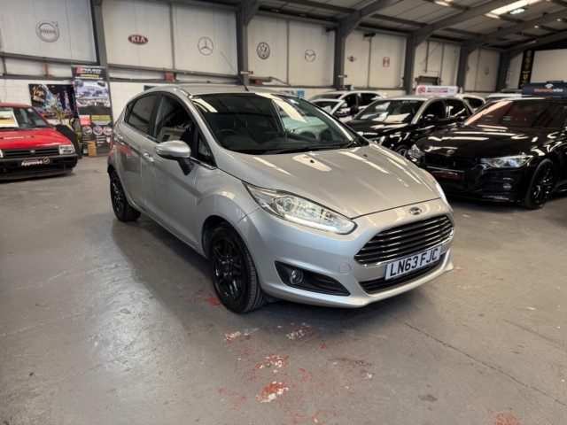 FORD FIESTA 1.3 Zetec (2013/63)