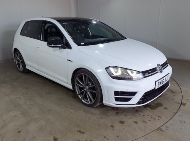 VOLKSWAGEN GOLF R DSG PAN ROOF (2016)