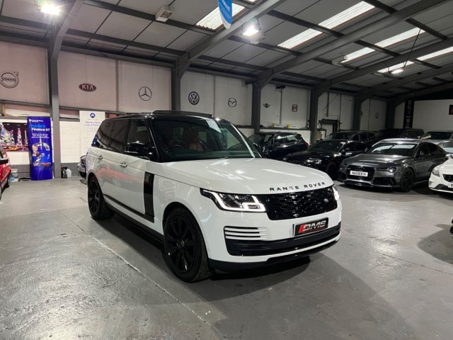 LAND ROVER RANGE ROVER VOGUE SE P400 Red Interior P400e 2019 (2019/19)