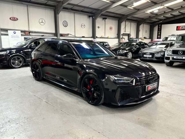 AUDI RS6 4.0 TFSI V8 Carbon Black (2024)