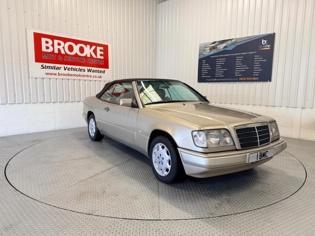 MERCEDES-BENZ E CLASS