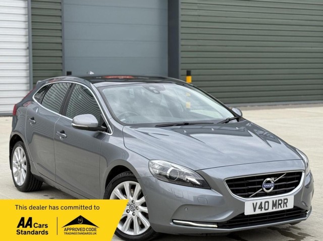 VOLVO V40