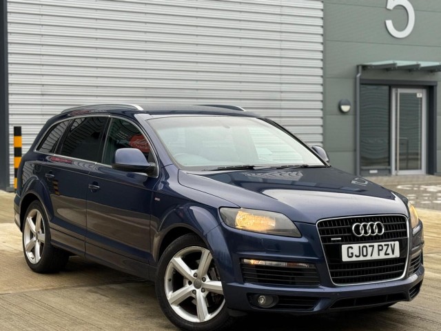 AUDI Q7
