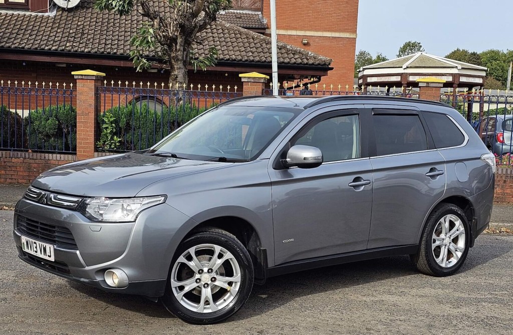 MITSUBISHI OUTLANDER