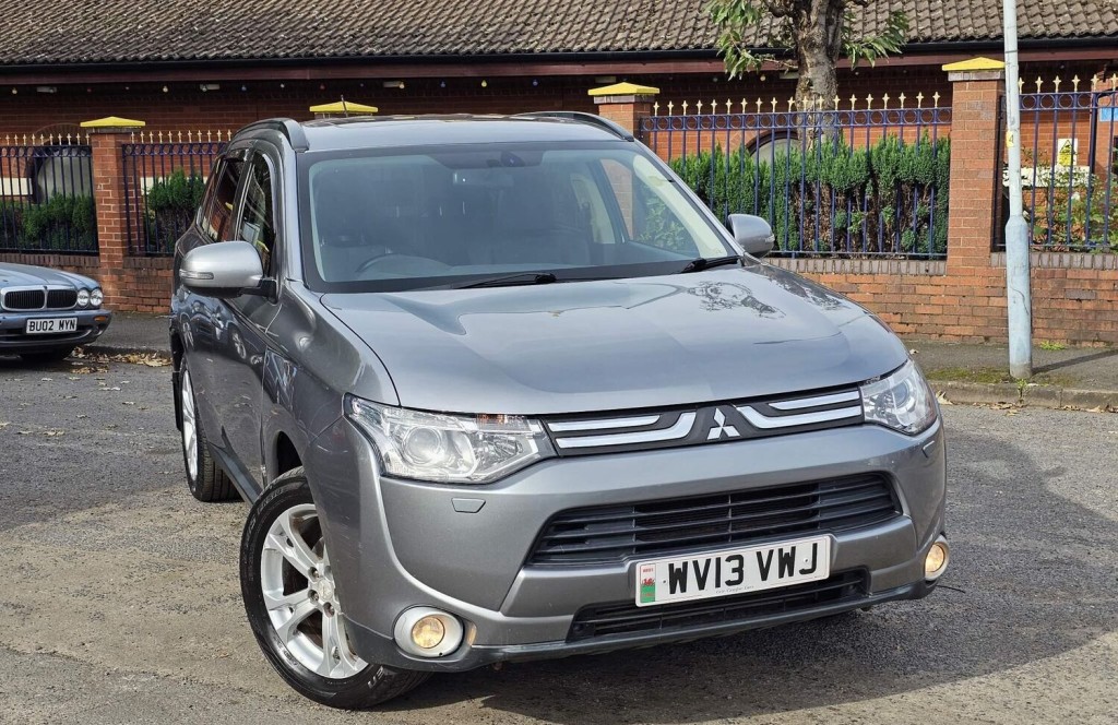 MITSUBISHI OUTLANDER