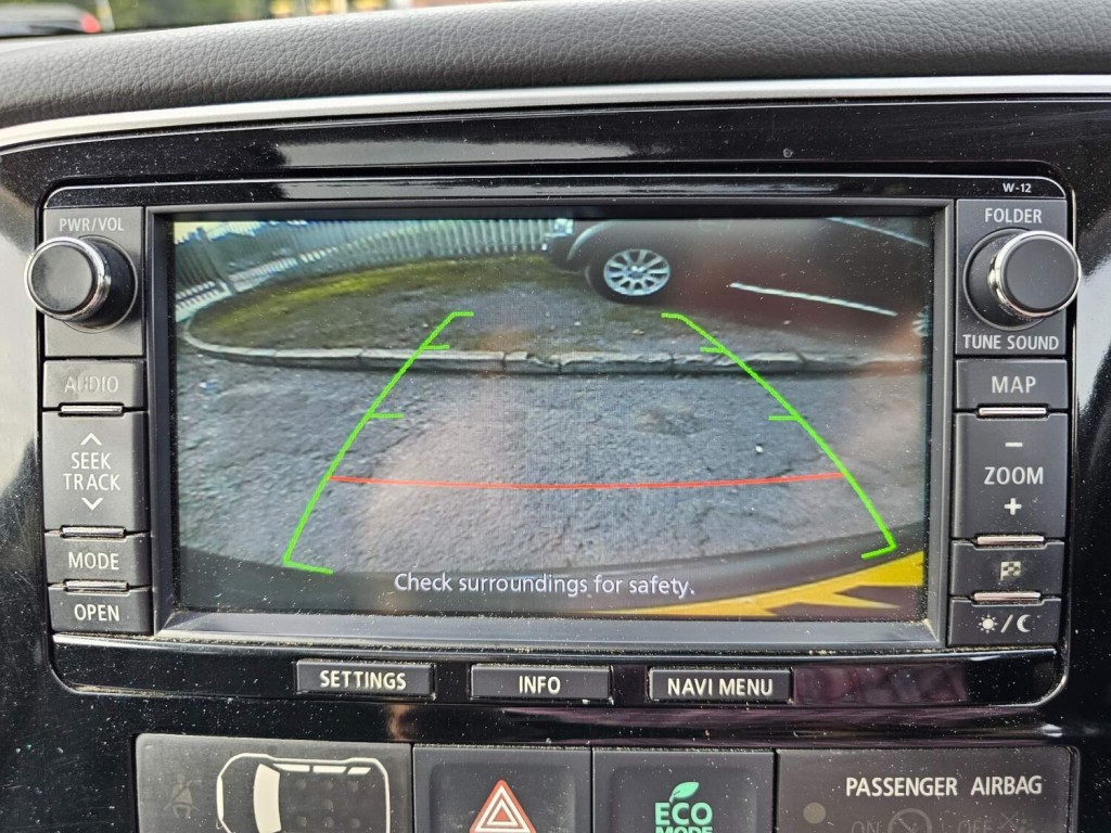 MITSUBISHI OUTLANDER