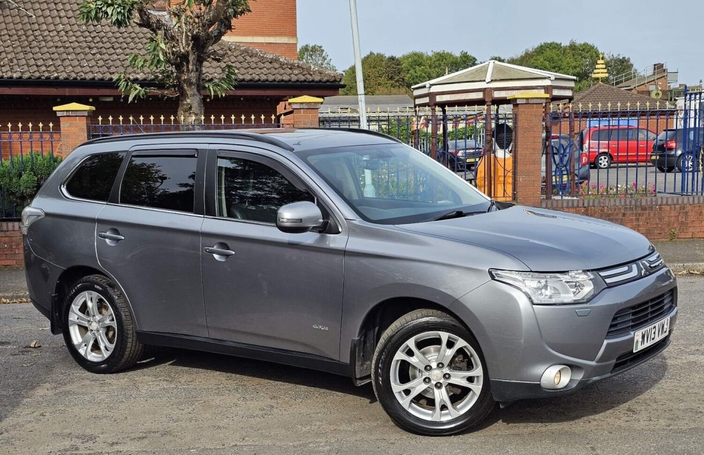 MITSUBISHI OUTLANDER