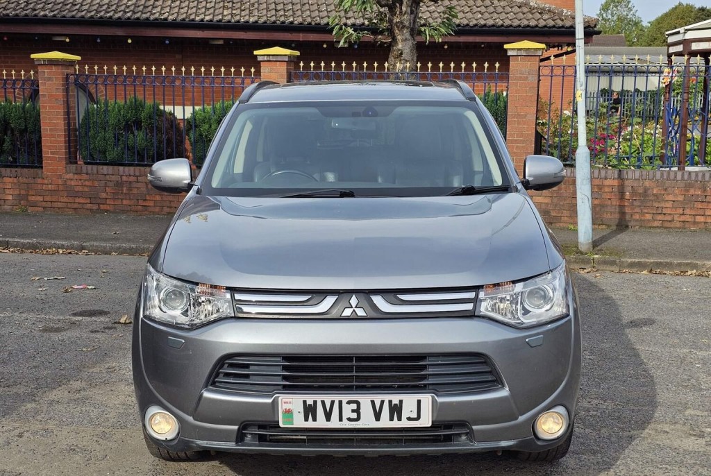 MITSUBISHI OUTLANDER