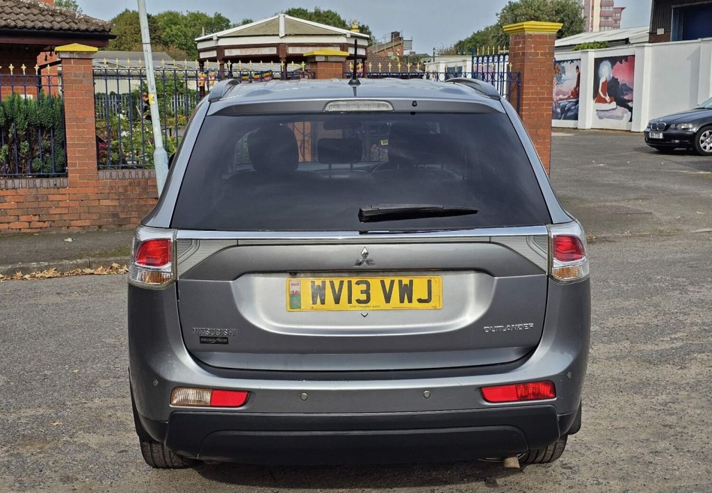 MITSUBISHI OUTLANDER