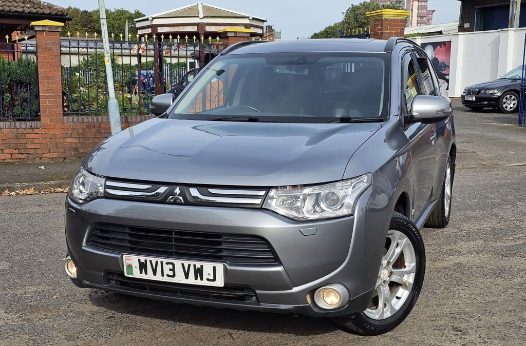MITSUBISHI OUTLANDER