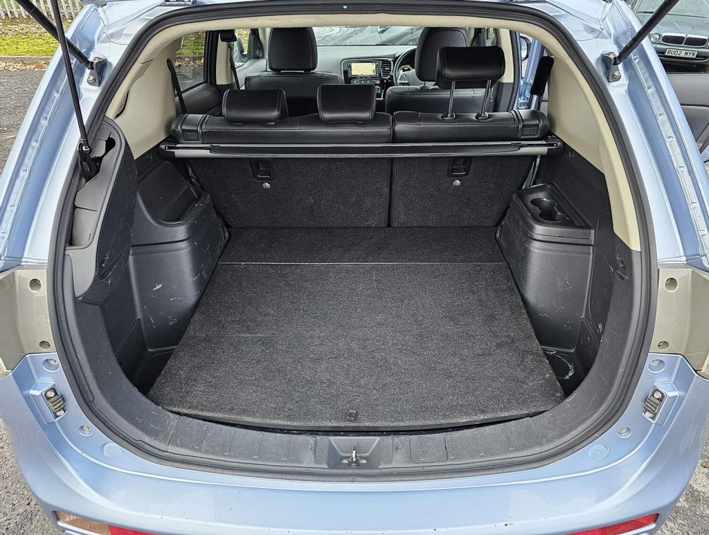 MITSUBISHI OUTLANDER