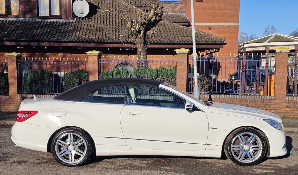 MERCEDES-BENZ E CLASS