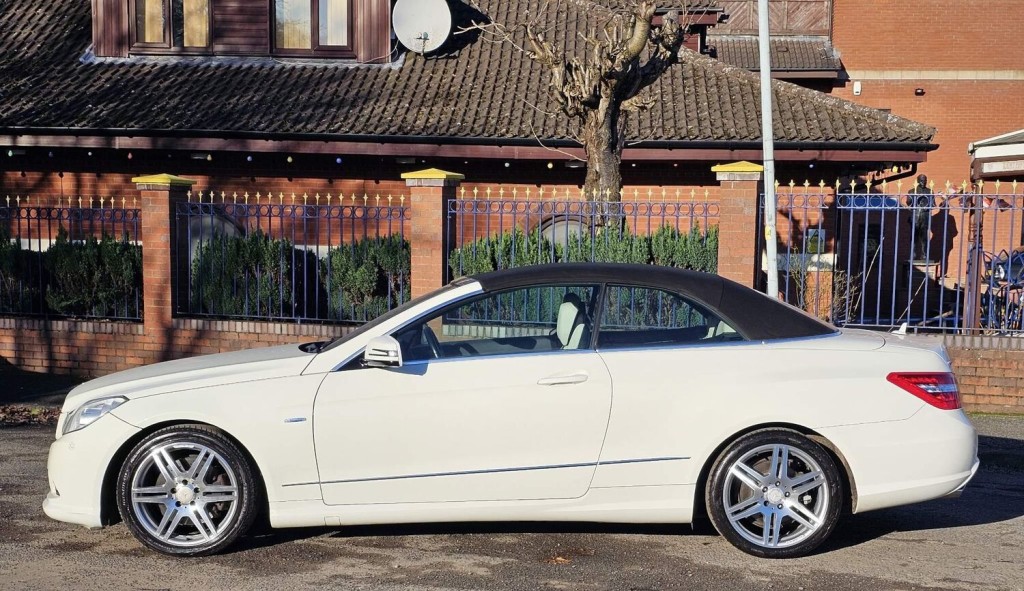 MERCEDES-BENZ E CLASS