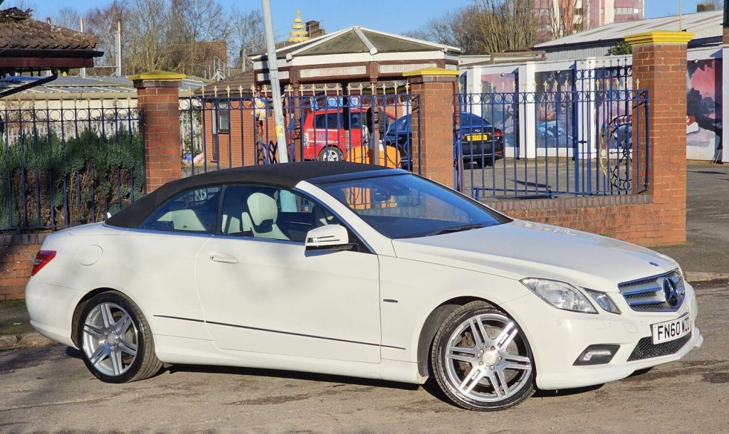 MERCEDES-BENZ E CLASS