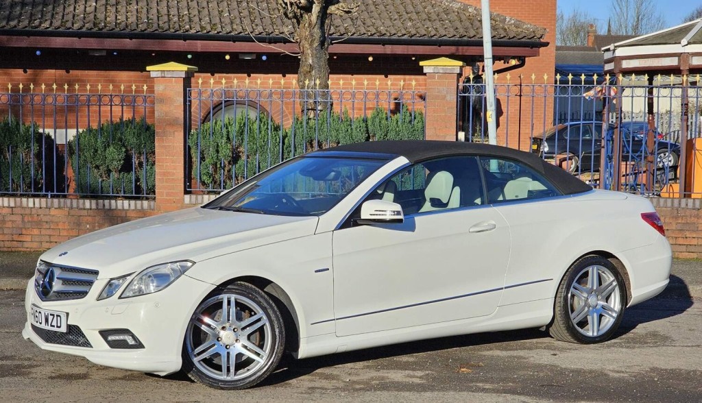 MERCEDES-BENZ E CLASS