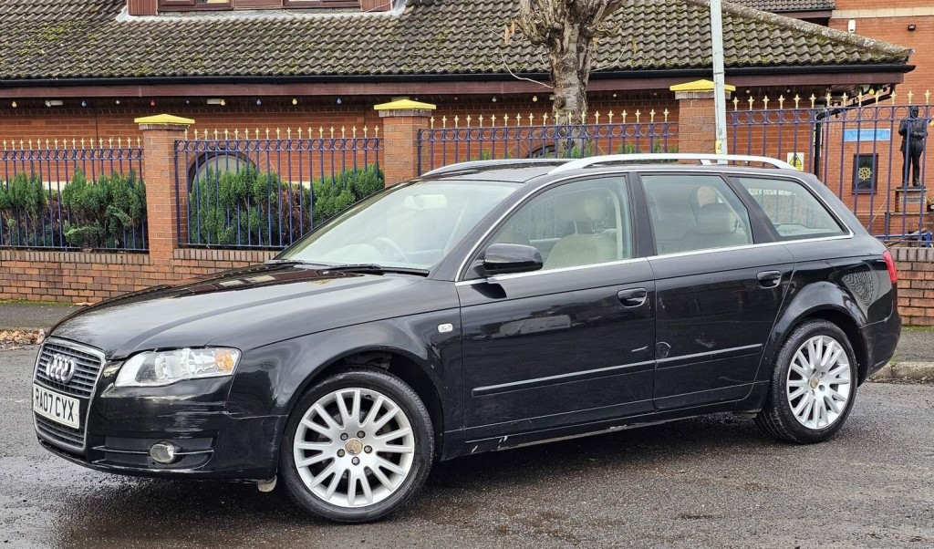 AUDI A4 AVANT