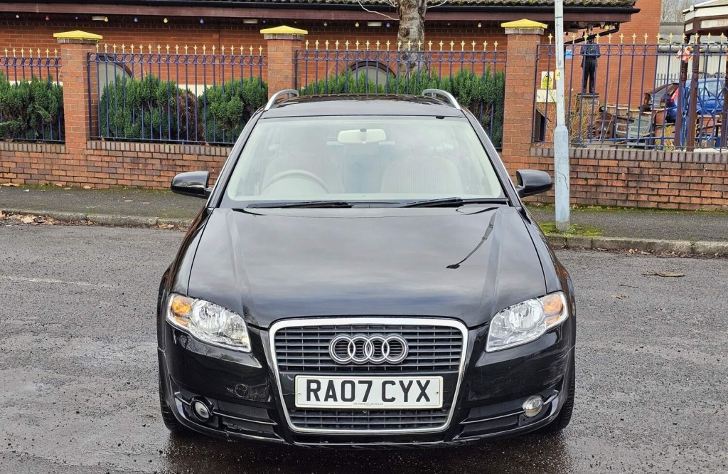 AUDI A4 AVANT