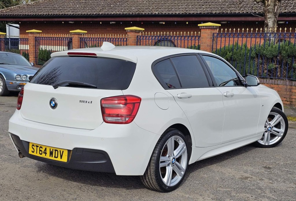 BMW 1 SERIES