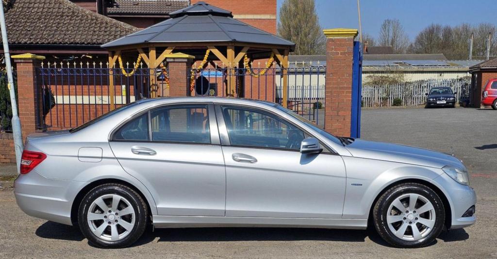 MERCEDES-BENZ C CLASS