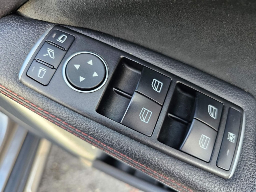 MERCEDES-BENZ GLA CLASS