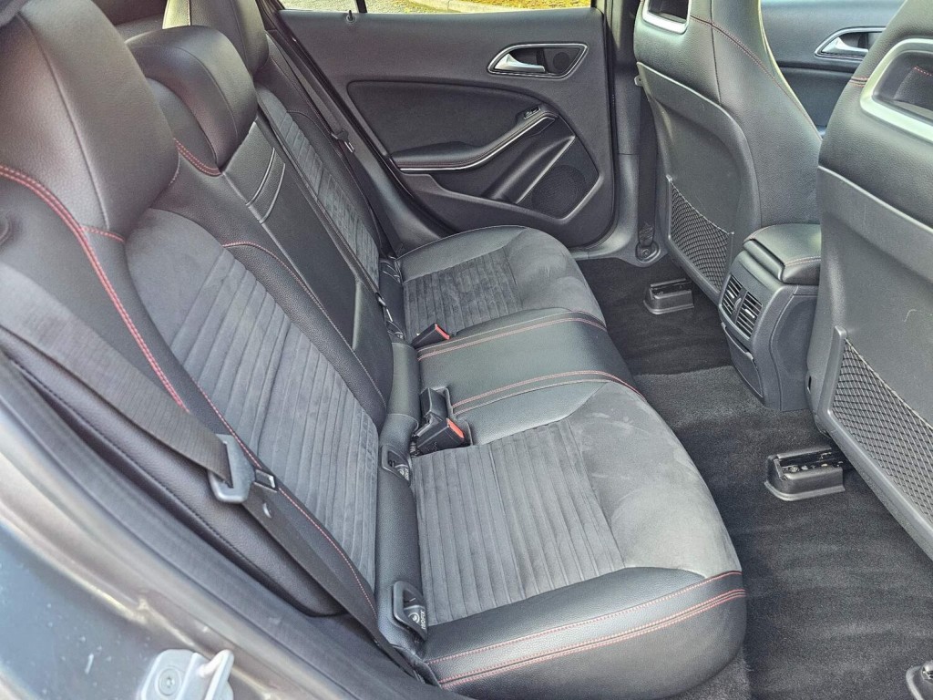 MERCEDES-BENZ GLA CLASS