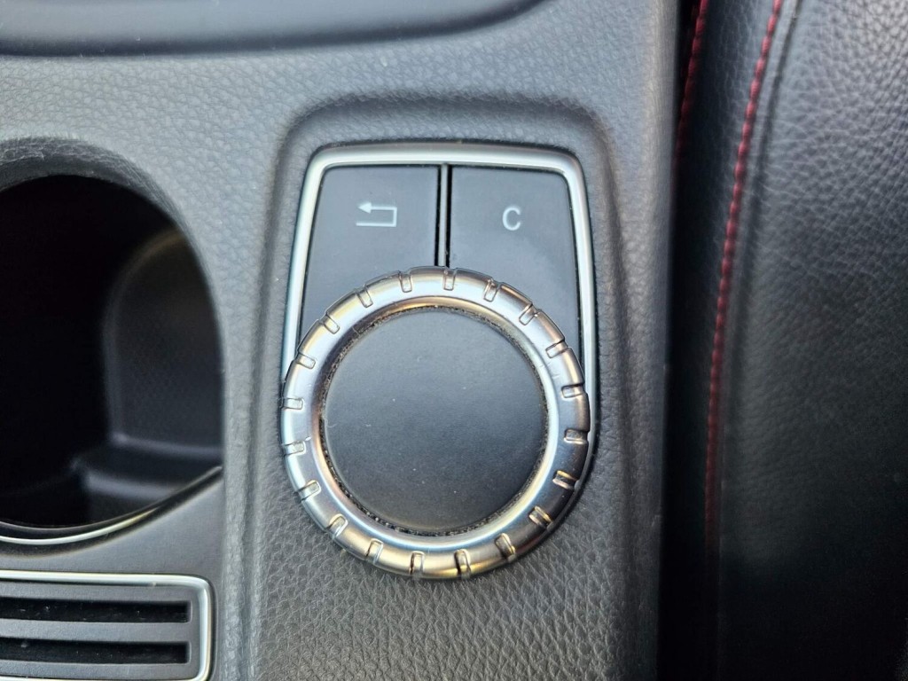 MERCEDES-BENZ GLA CLASS