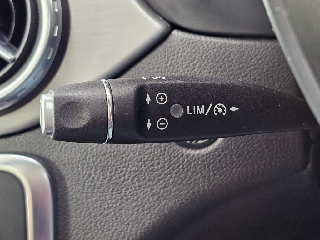 MERCEDES-BENZ GLA CLASS